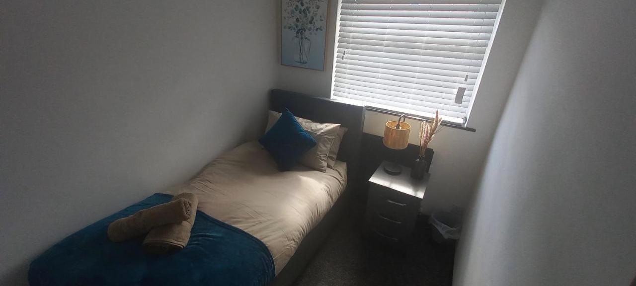 6-Min Walk To New Cross Parking Long Stay Discounts Wolverhampton Exteriör bild