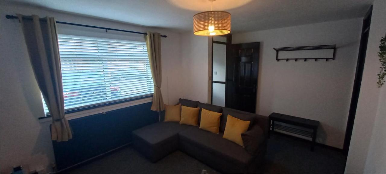 6-Min Walk To New Cross Parking Long Stay Discounts Wolverhampton Exteriör bild