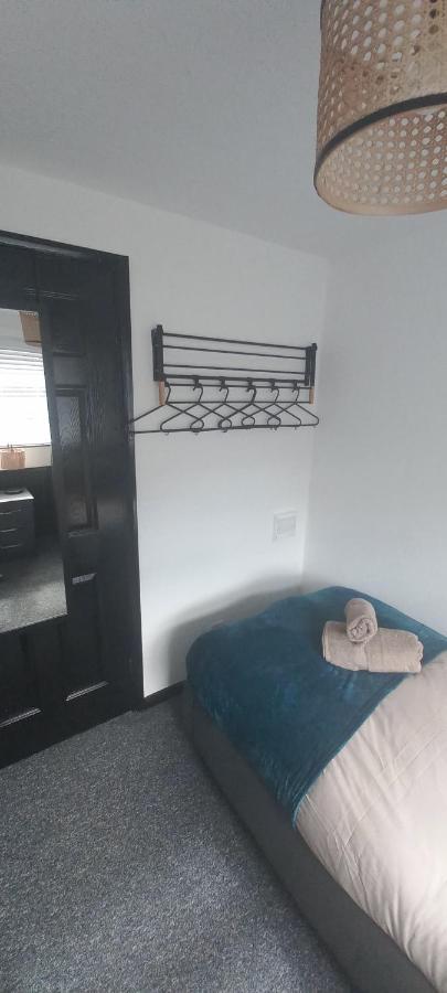 6-Min Walk To New Cross Parking Long Stay Discounts Wolverhampton Exteriör bild